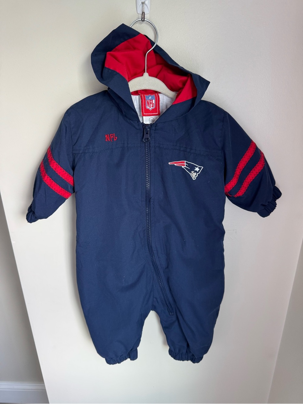 NFL Patriots Vintage Baby One Piece Hooded Windbreaker Suit Size 6-9M